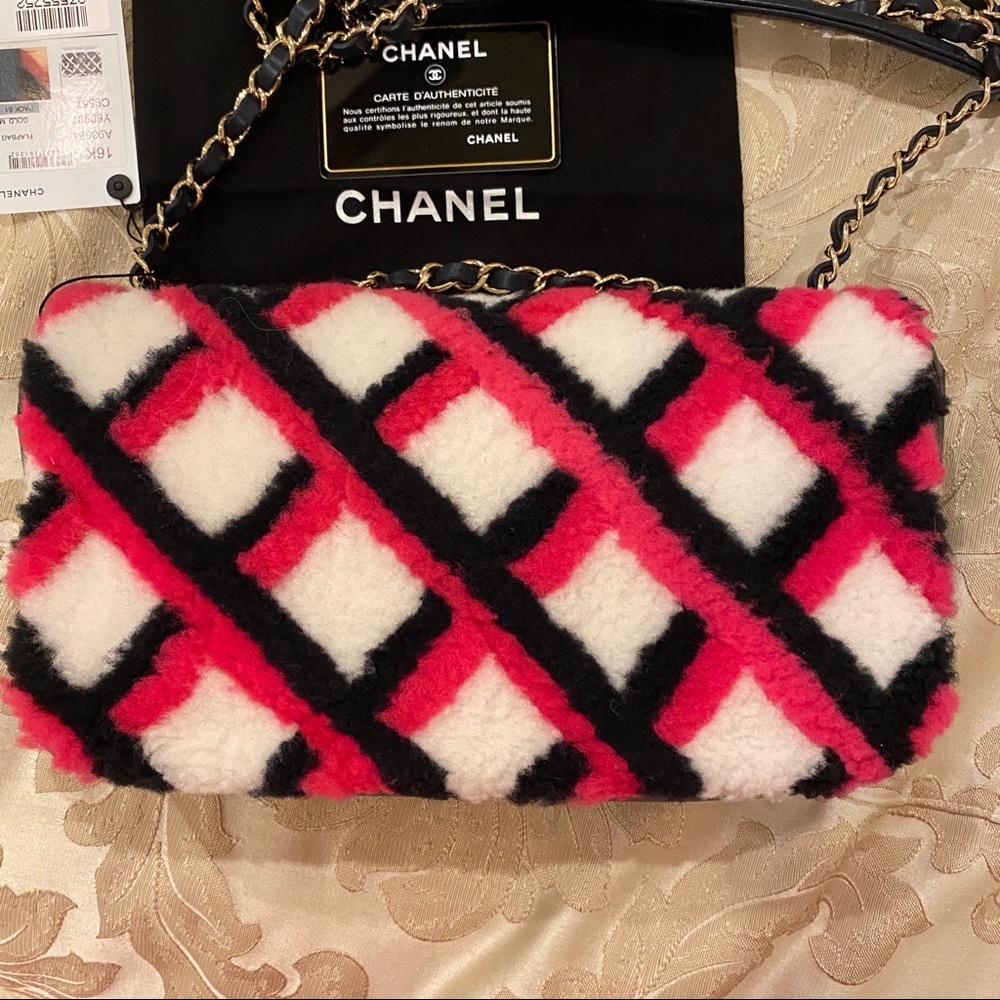 NWT CHANEL lambskin shearling medium flap - Picture 6 of 8